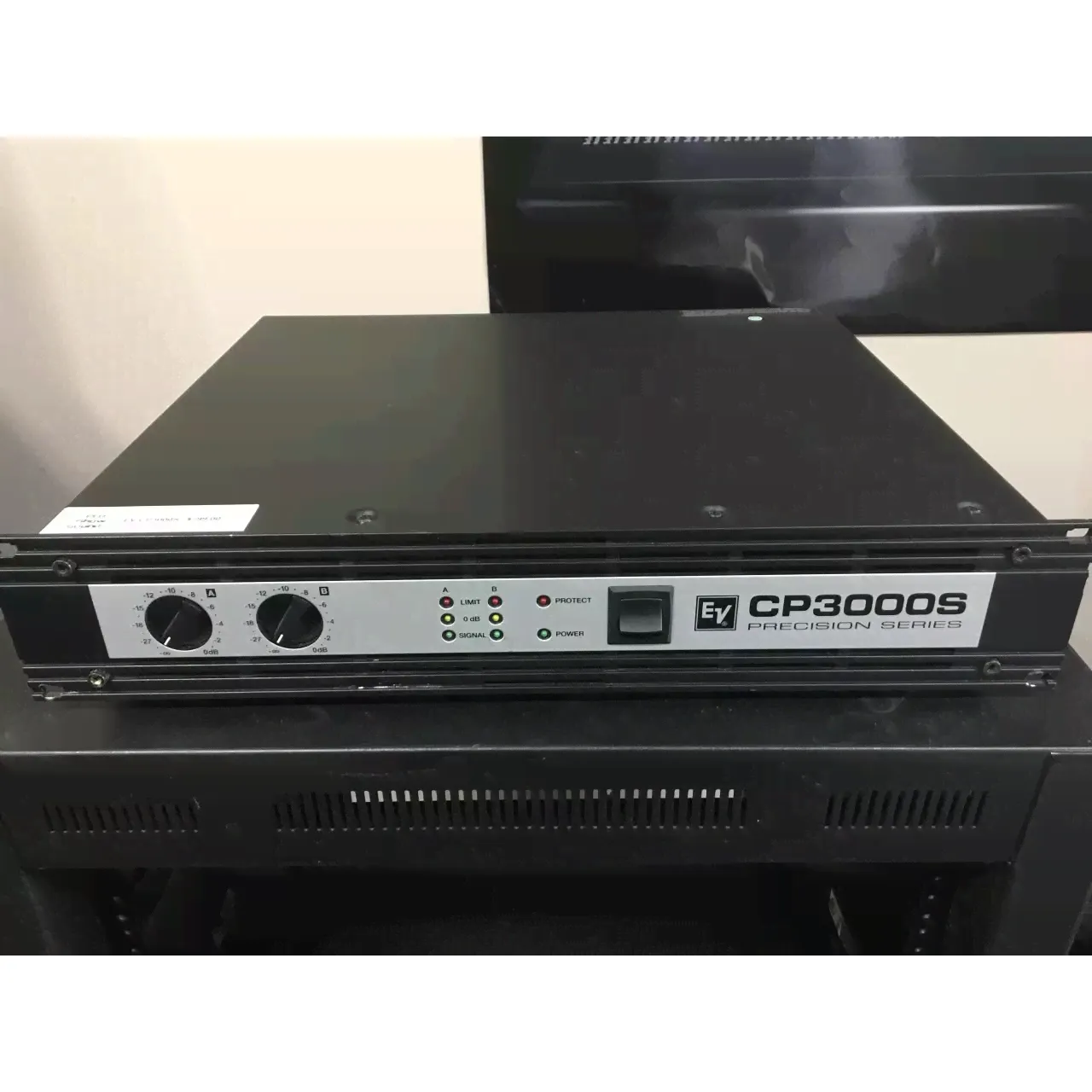 Electro-Voice CP3000S усилитель-0